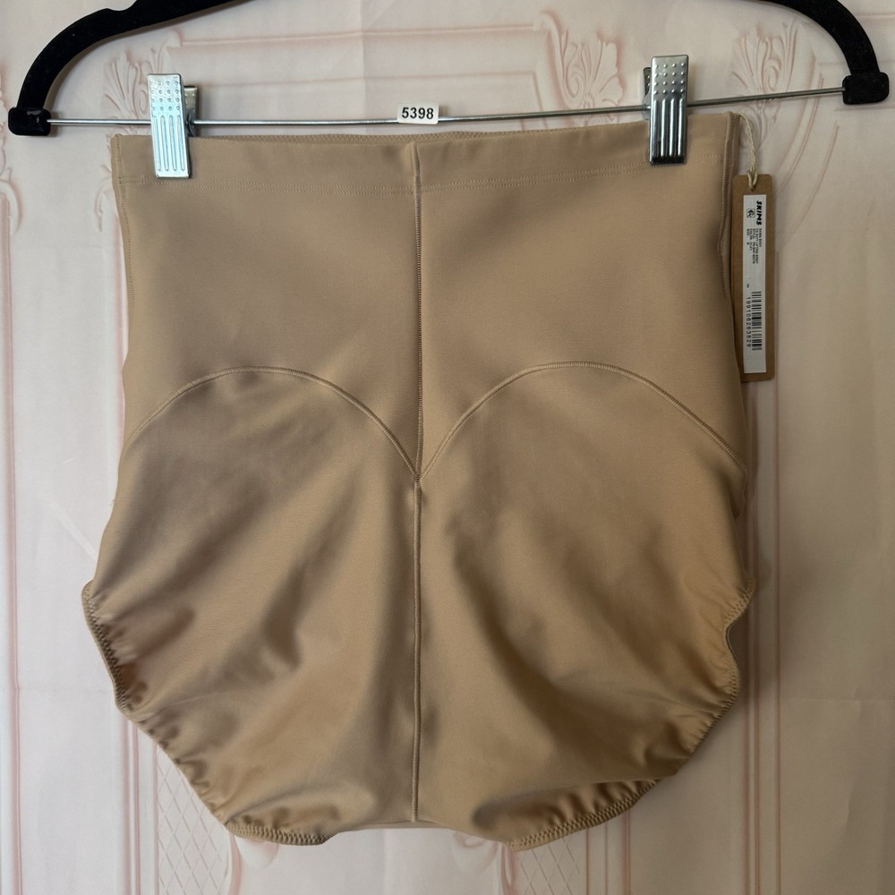 NWT SKIMS Body Core Sculpt Butt Lifting Brief In Clay Size M $74